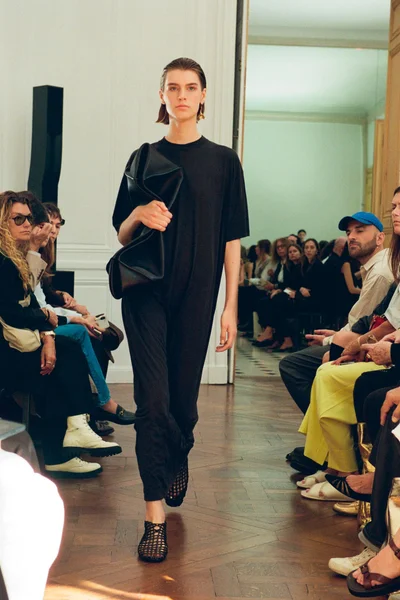 Look 24